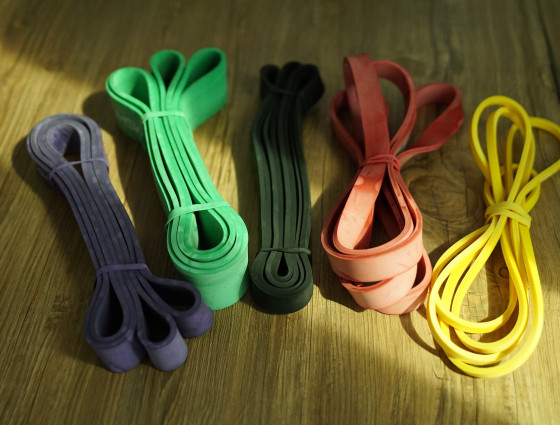 Resistance bands of different strengths and colours, 5 in total