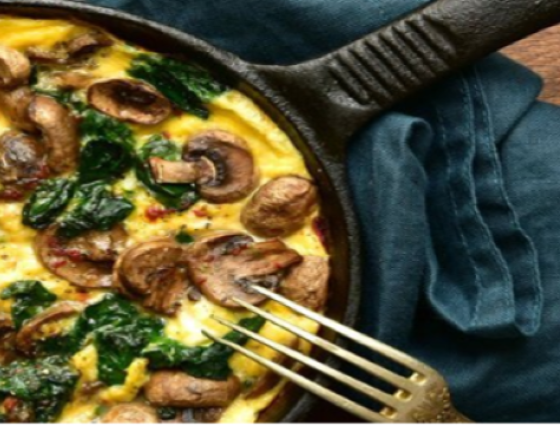 Pan with frittata full of vegetables