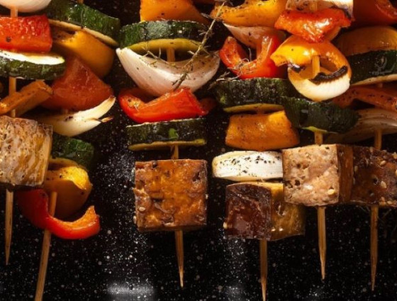 Kebabs with peppers & mushrooms