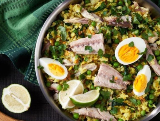 Pan of rice, fish & hard boiled eggs