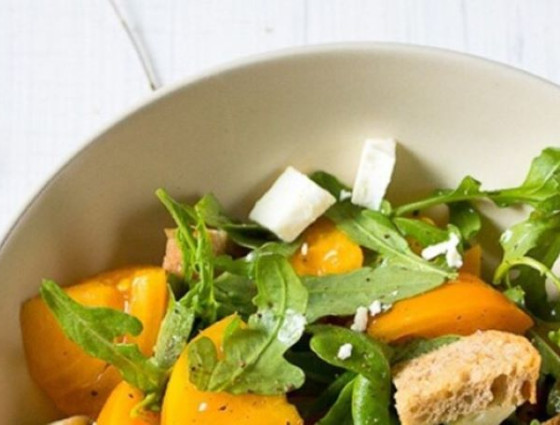 Bowl with panzanella with croutons on the side