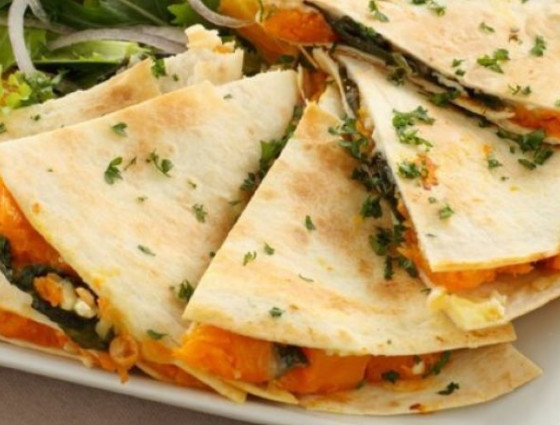 Plate of quesedillas