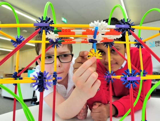 Children building a model