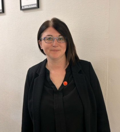 Katrina Kerr, Orange Button wearer