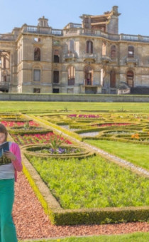 Photo of visitors reading a visitor guide at Witley Court & Gardens 